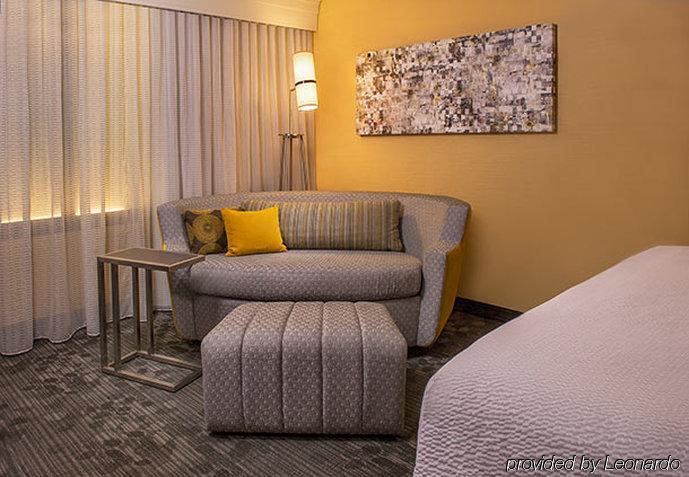 Courtyard By Marriott Seattle Federal Way Hotel Exterior photo